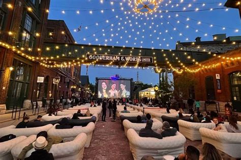 toronto distillery district events.